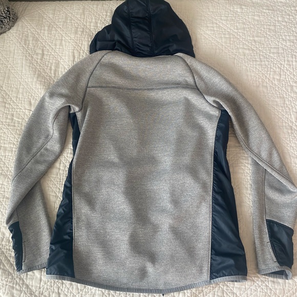 under armour coldgear jacket - Picture 2 of 6